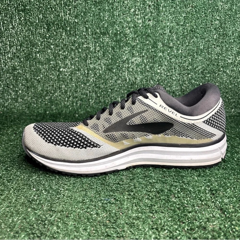 Brooks Revel‎ Mens Size 10.5 Black White Athletic Running Walking Shoes Sneakers